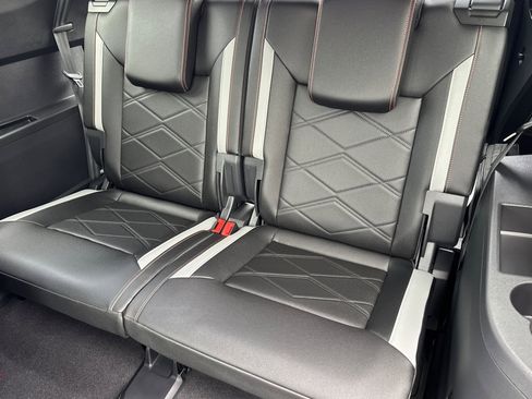 New 2025 Volkswagen Atlas Peak Edition SE image 13