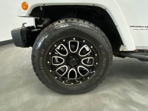 Used 2018 Jeep Wrangler Unlimited Sport AWD/4WD image 19