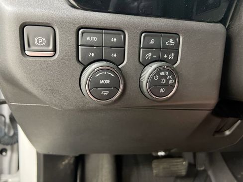 Used 2022 Chevrolet Silverado 1500 ZR2 AWD/4WD image 18