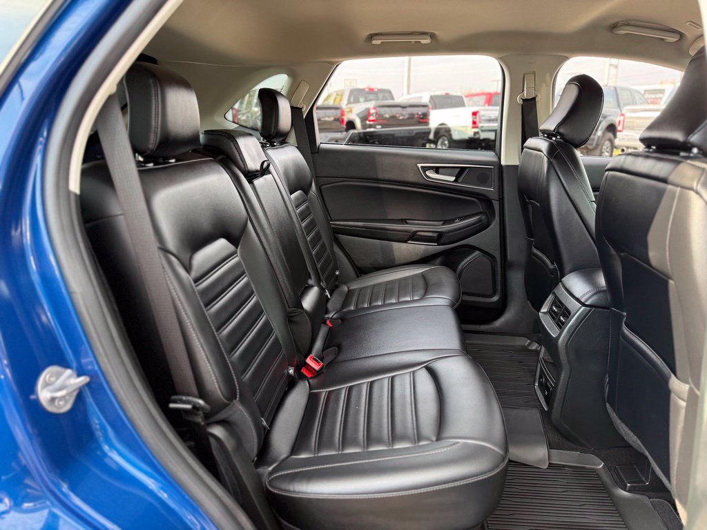 Used 2023 Ford Edge SEL AWD/4WD image 16