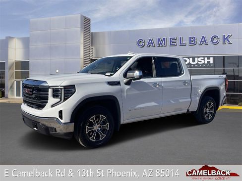 Used 2024 GMC Sierra 1500 SLT image 1