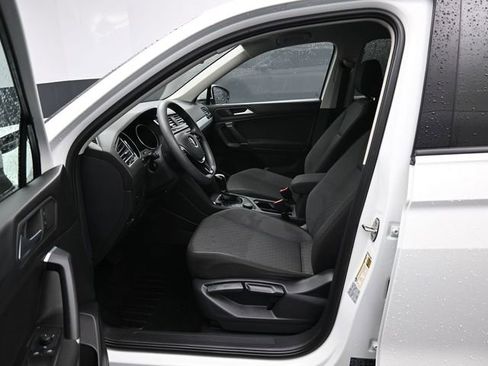 Used 2020 Volkswagen Tiguan S image 9