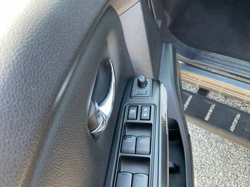 Used 2023 Nissan Titan SV w/ SV Convenience Package RWD image 8