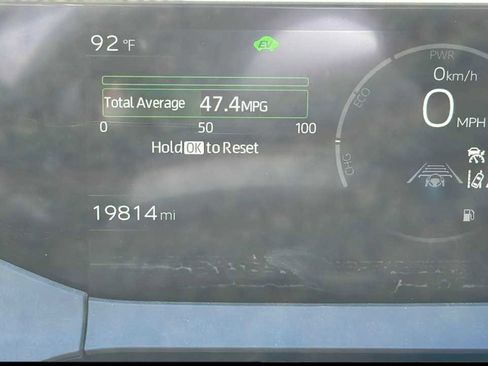 Used 2024 Toyota Prius XLE image 6