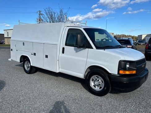 Used 2017 Chevrolet Express 3500 image 6