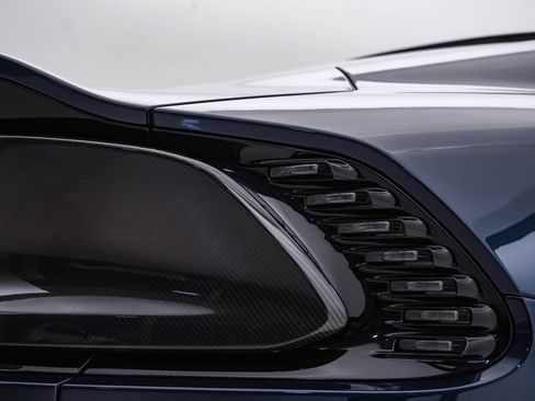 New 2025 Aston Martin Vanquish image 15