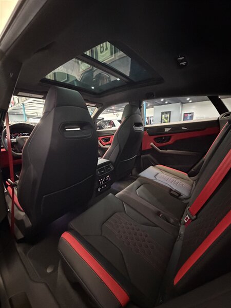 Used 2025 Lamborghini Urus SE AWD/4WD image 17