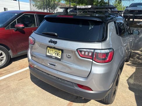 Used 2019 Jeep Compass Latitude AWD/4WD image 4