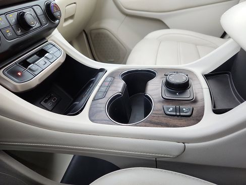 Used 2020 GMC Acadia Denali w/ Denali Ultimate Package image 20