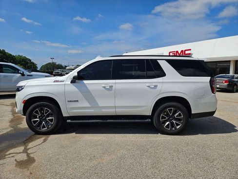Used 2023 Chevrolet Tahoe Z71 w/ Luxury Package AWD/4WD image 2