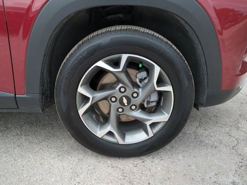 Certified 2025 Chevrolet Trax LT image 11