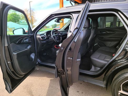 Used 2023 Chevrolet TrailBlazer RS w/ Convenience Package image 7