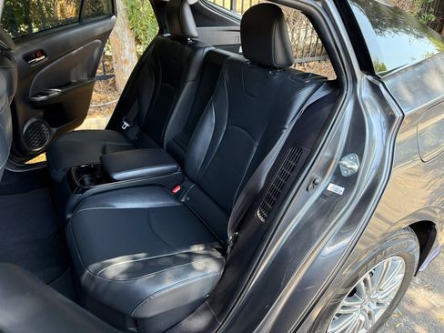 Used 2019 Toyota Prius Prime Advanced w/ Carpet Mat Package FWD image 20