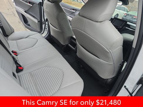 Used 2024 Toyota Camry SE image 17