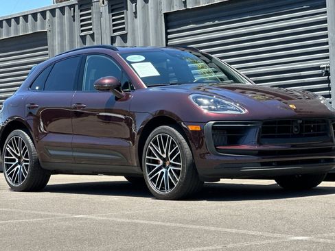 Certified 2024 Porsche Macan S AWD/4WD image 10
