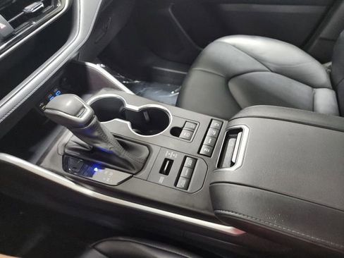 Used 2022 Toyota Highlander XLE image 33