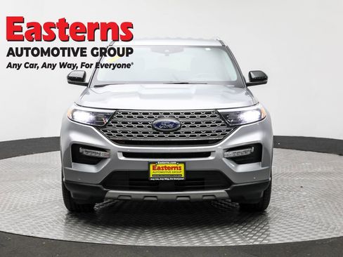 Used 2023 Ford Explorer Limited w/ Equipment Group 301A image 2