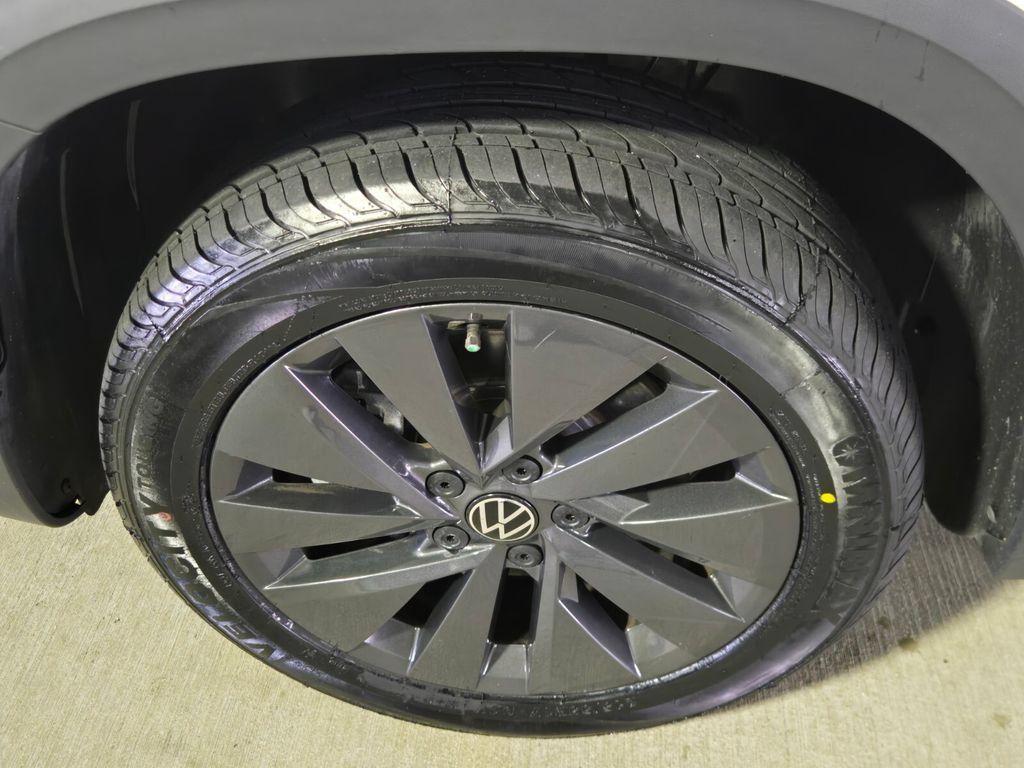 Used 2023 Volkswagen Taos S FWD image 9