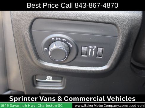Used 2023 Jeep Grand Cherokee Altitude AWD/4WD image 17