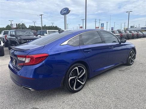 Used 2022 Honda Accord Sport image 3