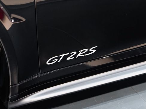Used 2018 Porsche 911 GT2 RS RWD image 12