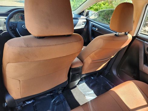 Used 2015 Toyota Corolla LE FWD image 30