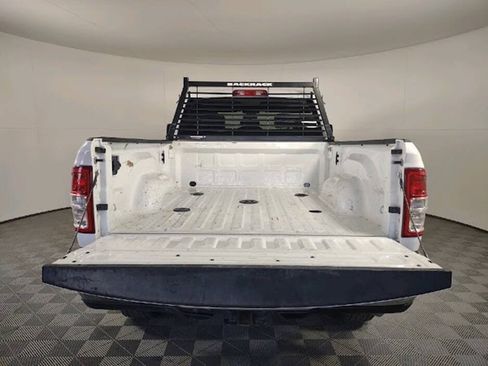 Used 2024 RAM 2500 Tradesman w/ Chrome Appearance Group AWD/4WD image 9