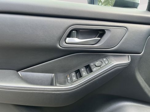 Certified 2025 Nissan Rogue SV AWD/4WD image 19