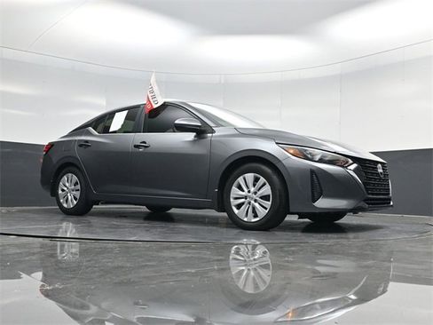 Used 2025 Nissan Sentra S image 44
