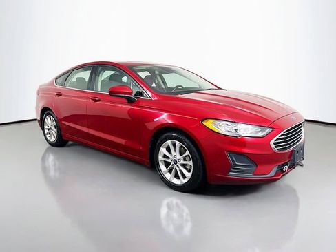Used 2020 Ford Fusion SE image 28