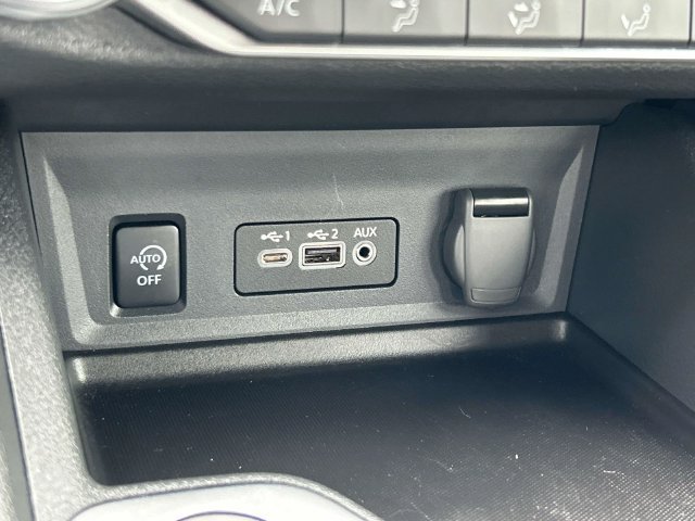 Certified 2025 Nissan Sentra SV FWD image 31