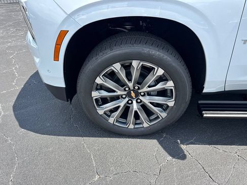 New 2026 Chevrolet Tahoe High Country AWD/4WD image 12