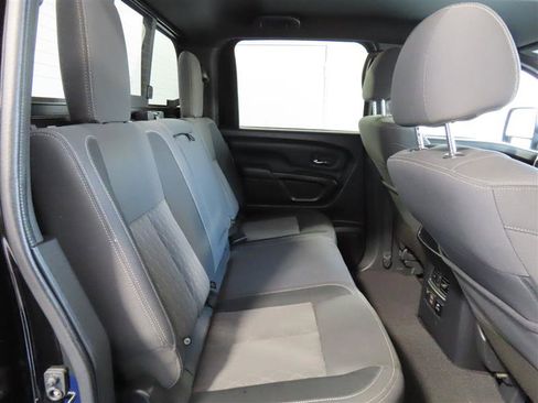 Used 2023 Nissan Titan SV w/ SV Convenience Package image 32