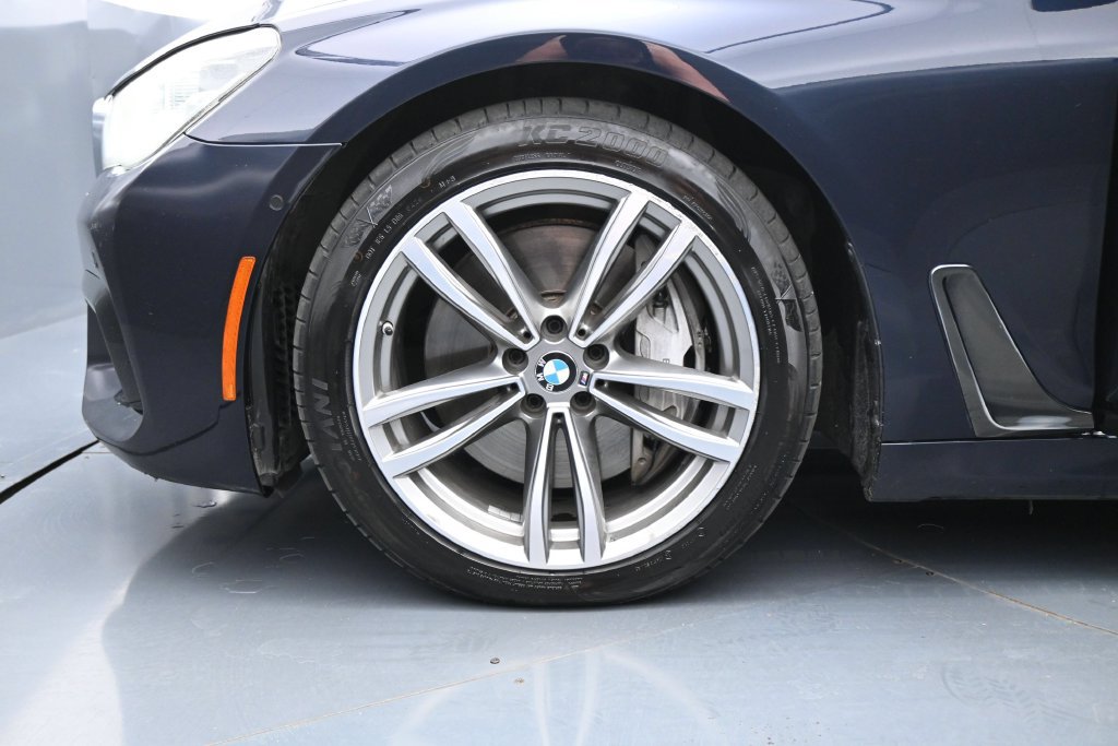 Used 2017 BMW 750i xDrive AWD/4WD image 26
