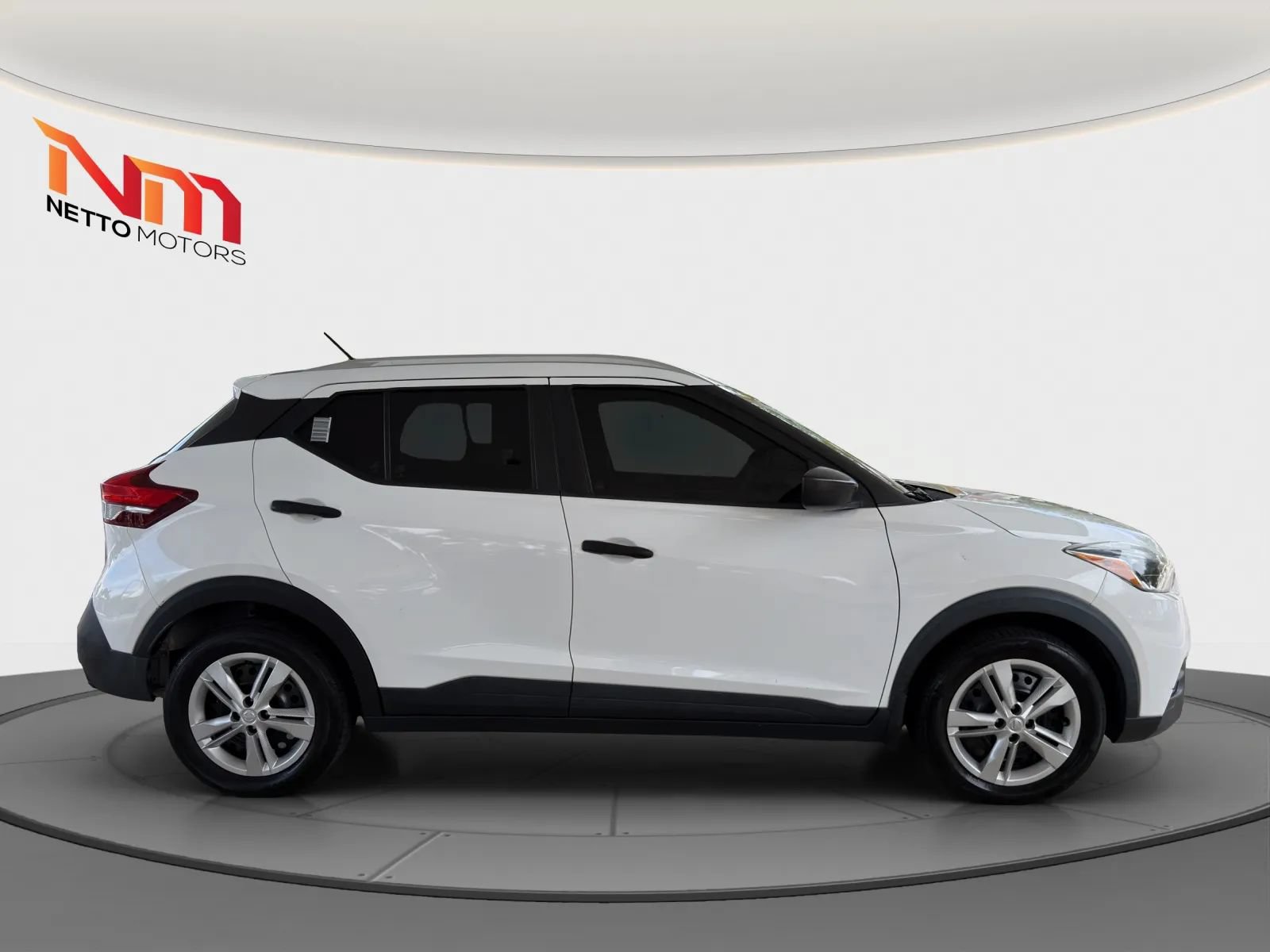 Used 2019 Nissan Kicks S FWD image 6