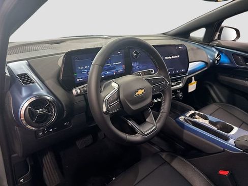 New 2026 Chevrolet Equinox EV LT image 10