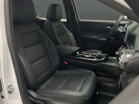 New 2026 Chevrolet Equinox LT w/ Convenience Package II AWD/4WD image 24