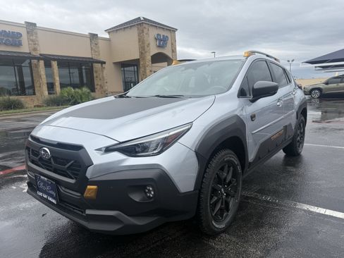 Used 2024 Subaru Crosstrek 2.5i Wilderness image 3