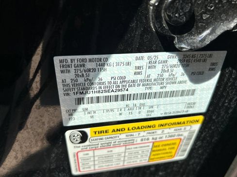 Used 2025 Ford Expedition Active RWD image 7