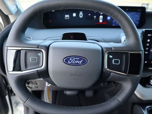 New 2025 Ford Expedition Active image 3