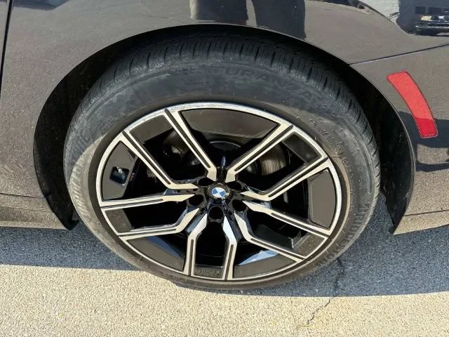 Used 2025 BMW 740i xDrive w/ Premium Package AWD/4WD image 12