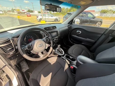 Used 2019 Kia Soul + FWD image 14