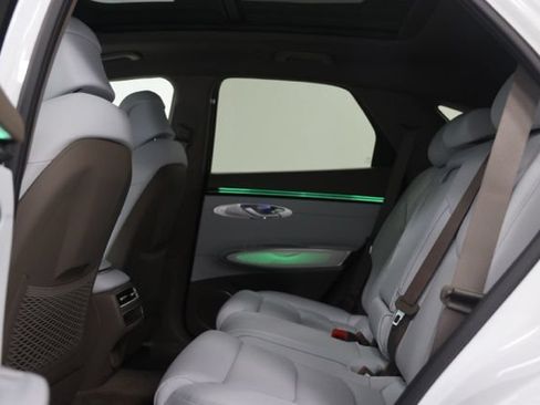 New 2026 Genesis GV70 2.5T Advanced w/ G1 Accessory Package AWD/4WD image 36