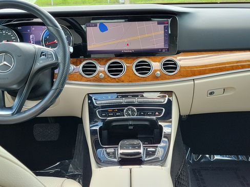 Used 2018 Mercedes-Benz E 300 image 16