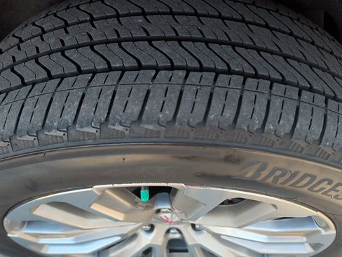 Used 2022 GMC Yukon XL Denali image 10