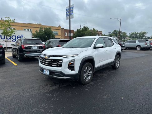 Used 2025 Chevrolet Equinox LT FWD image 6