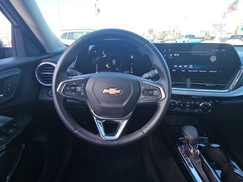 Used 2024 Chevrolet Trax LT w/ Driver Confidence Package FWD image 10