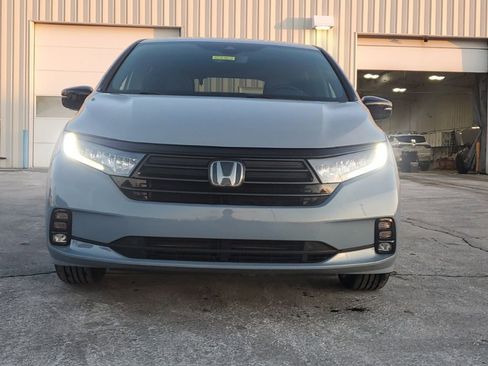 Used 2024 Honda Odyssey Sport image 2