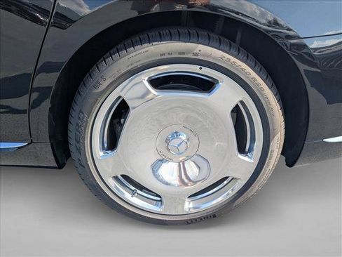New 2026 Mercedes-Benz Maybach S 580 4MATIC image 9