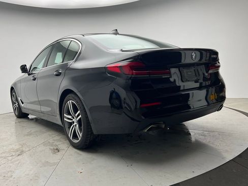 Used 2023 BMW 530i w/ Premium Package image 4